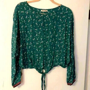 Billabong pullover shirt with tie at waist